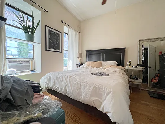 Rented by Smart City Real Estate LLC | media 10