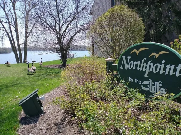 730 Cliffs Dr APT 104A, Ypsilanti, MI 48198