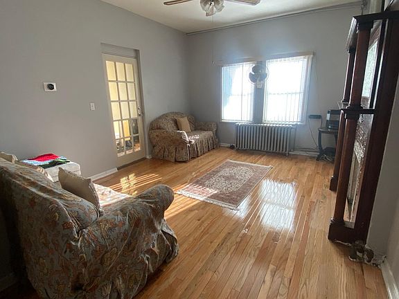 5th image of 829 E 222nd St
