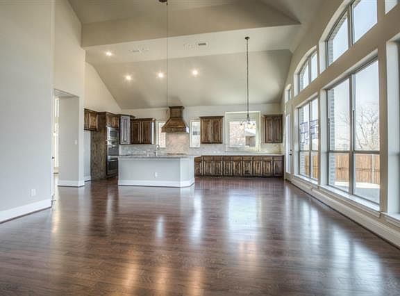 5th image of 1526 Hennessey Dr