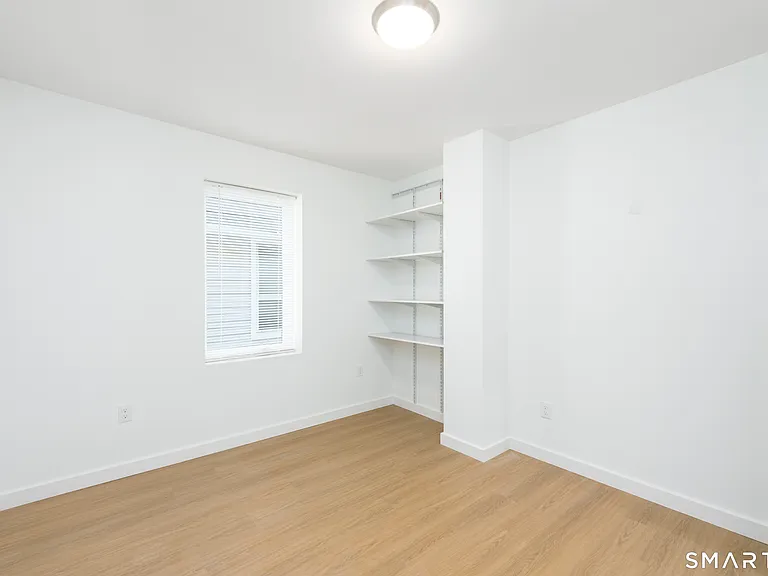 28 Townsend St — Photo 24