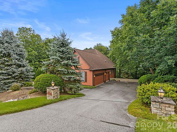 4th image of 100 Crestgrove Dr