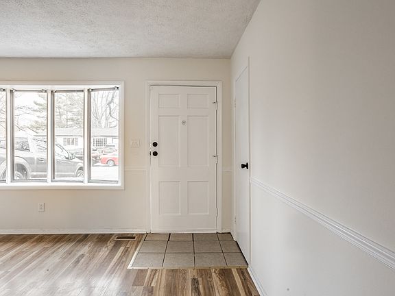 2nd image of 3848 Richelieu Rd