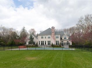 4 Coventry Ct, Purchase, NY 10577