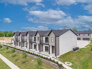 1st image of 225 Country Club Pkwy #32