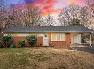 3338 Oliver Hills Rd, Greensboro, NC 27406