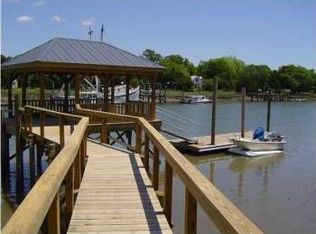 524 Romain Rd, Mc Clellanville, SC 29458