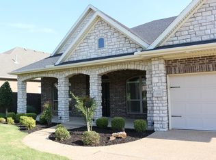 1500 SW Wisteria Ave, Bentonville, AR 72713