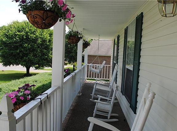 3rd image of 186 Wimbledon Ct