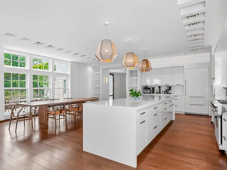 53 Bay Ave — Photo 19