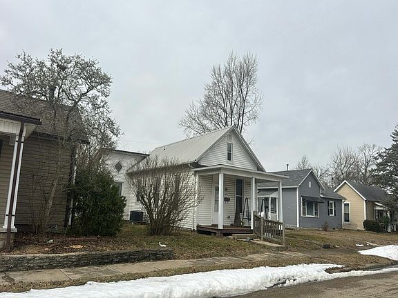 3rd image of 803 N Cherry St