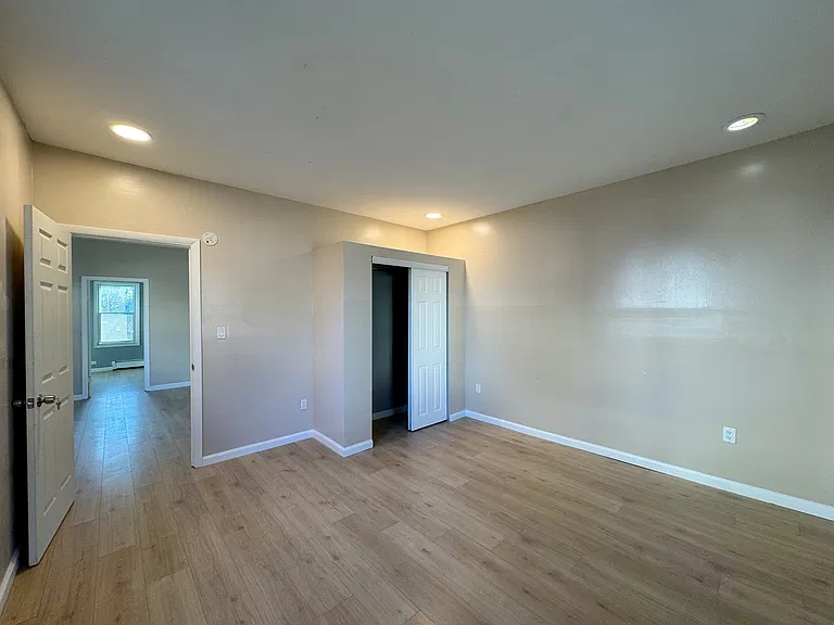 16 Walnut Ter #1A — Photo 3