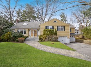 141 Hilary Cir, New Rochelle, NY 10804