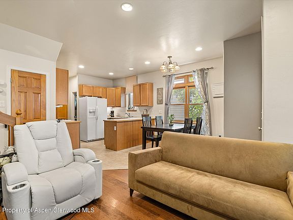 3rd image of 265 Southside Dr