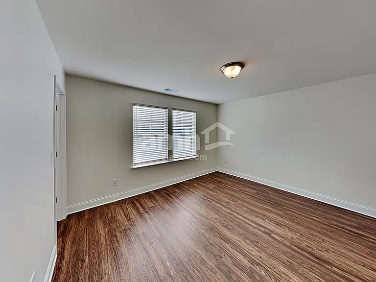 320 Bourne St — Photo 29