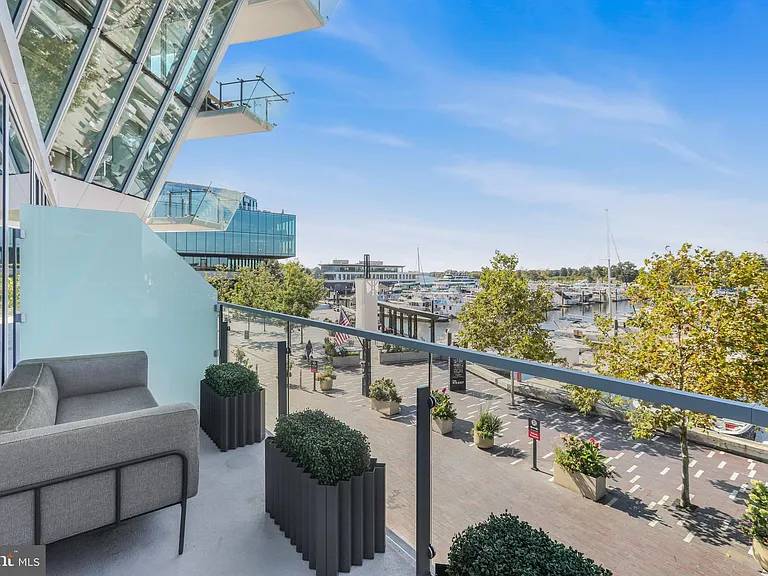 601 Wharf St SW #208 — Photo 3