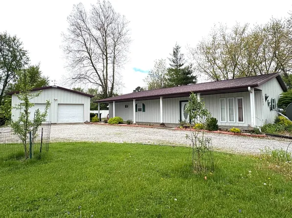 1008 Mount Vernon Rd, Fairfield, IL 62837