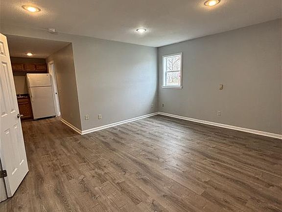 3rd image of 8011 W D Ave APT C