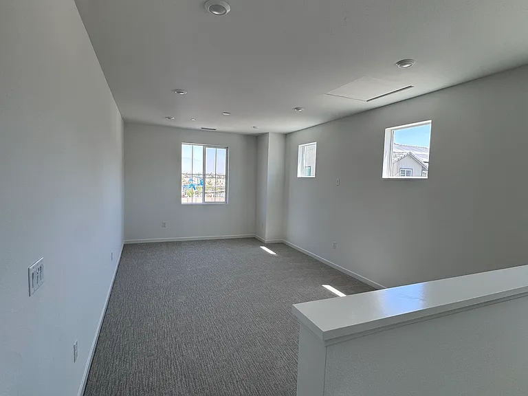 12837 Auburn Dr — Photo 18