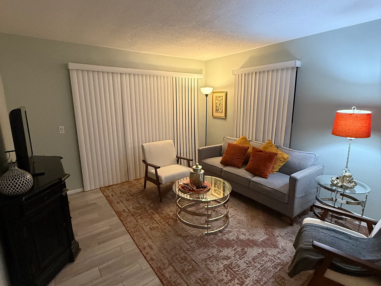 1 bed, 850 sqft, $1,375 — Photo 2
