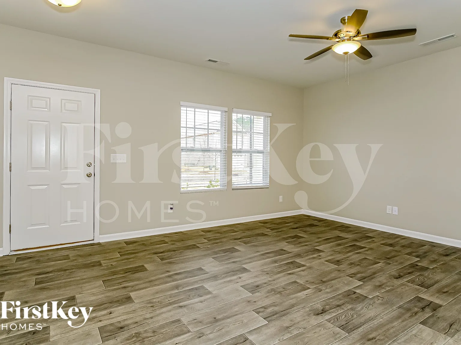3 bed, 2.5 bath, 2123 sqft, $2,065 — Photo 2