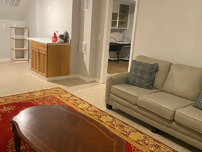 811 Pineland Dr — Photo 9