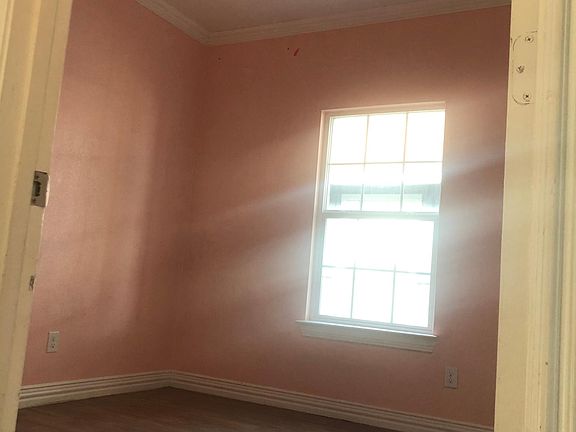 The room color will be gray.