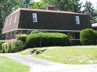 225 Commonwealth Ave, West Mifflin, PA 15122