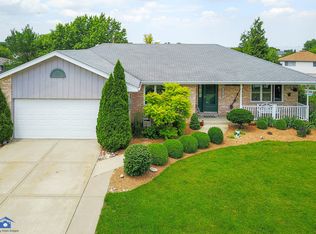 9240 Willow Ln, Mokena, IL 60448