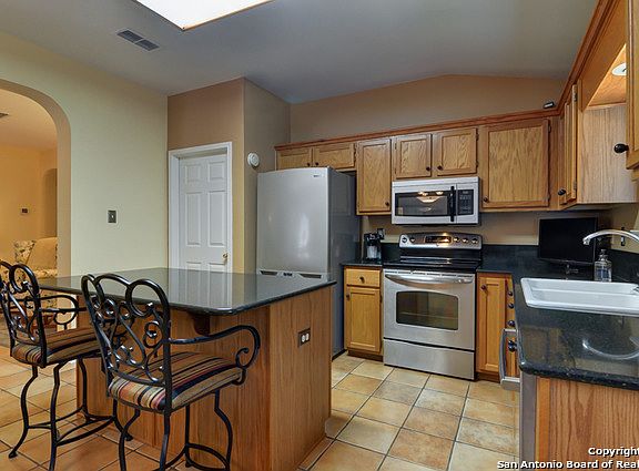 4th image of 3022 Markham Woods