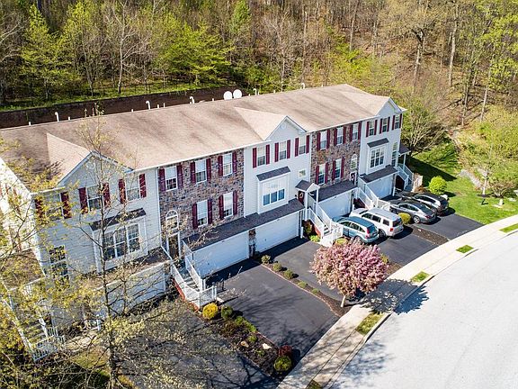 2nd image of 226 Yorktown Ct