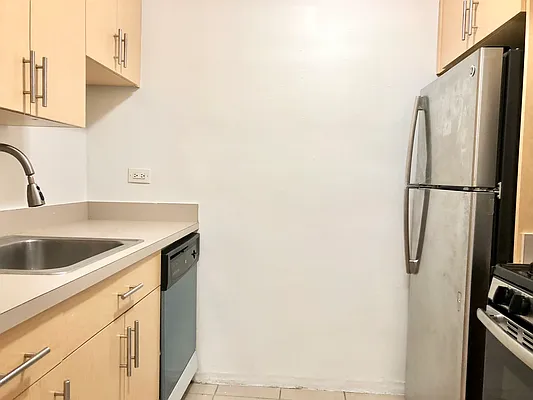 Rented by A&E Real Estate Management | media 15