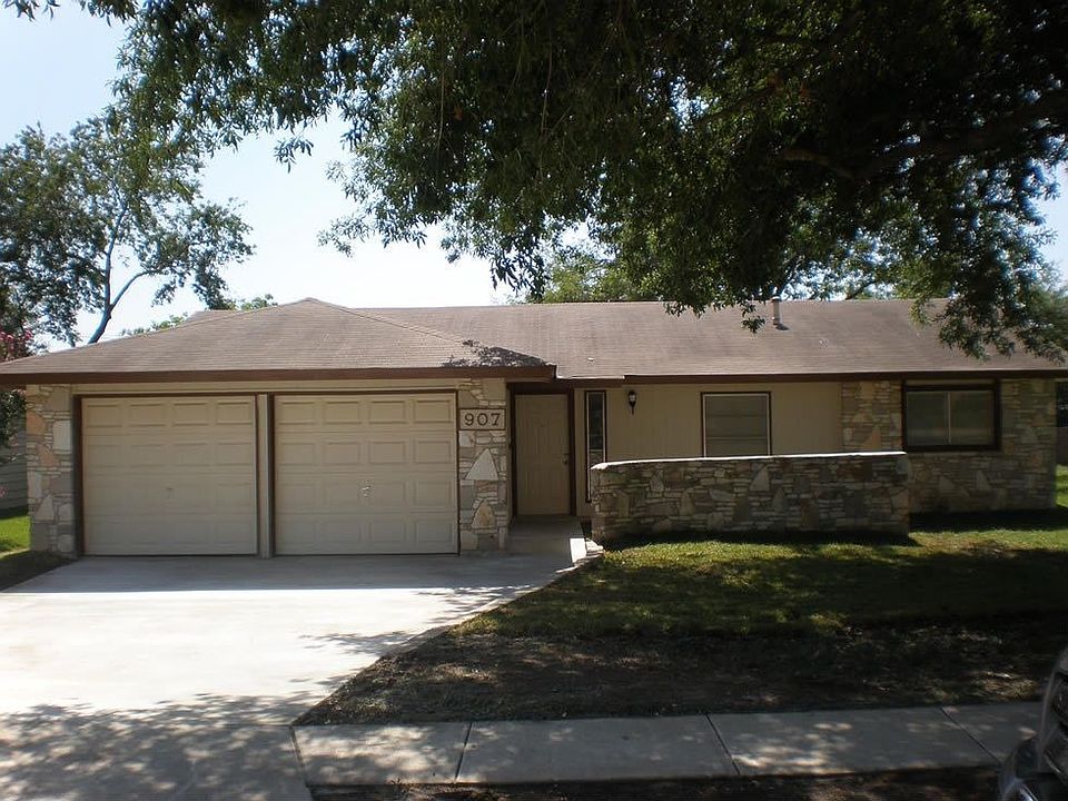 1st image of 907 Saddlebrook Dr