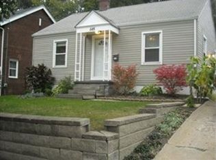 585 Brittain Rd, Akron, OH 44305