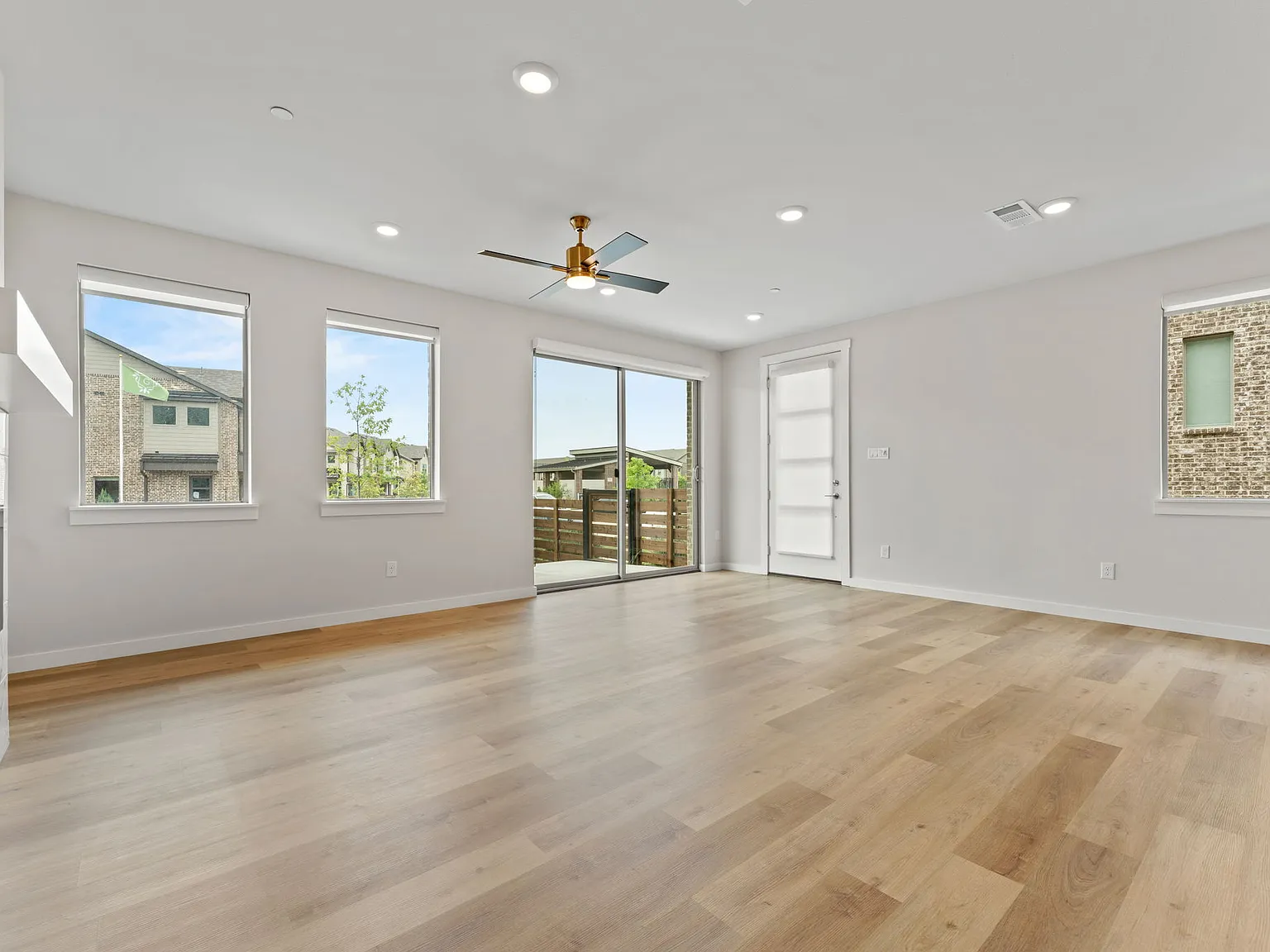 3 bed, 1813 sqft, $2,800 — Photo 4