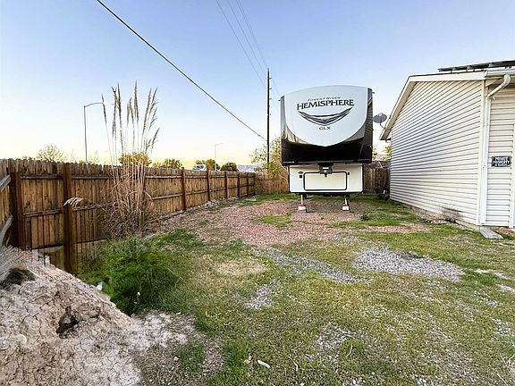 4th image of 3200 Bunting Ave