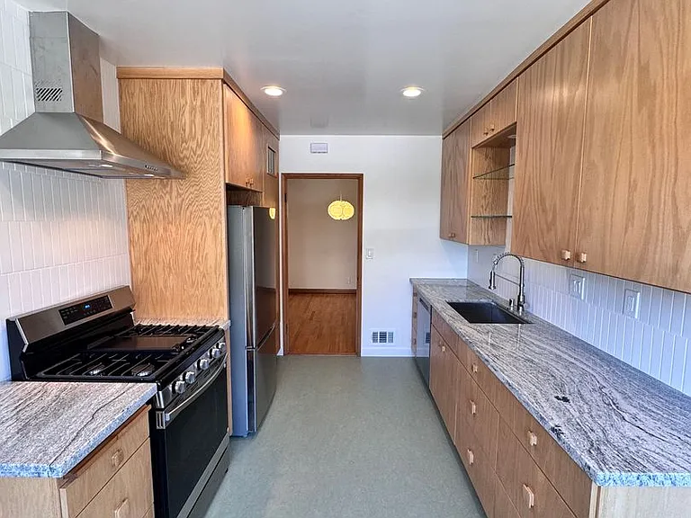 4531 E Shaw St — Photo 9
