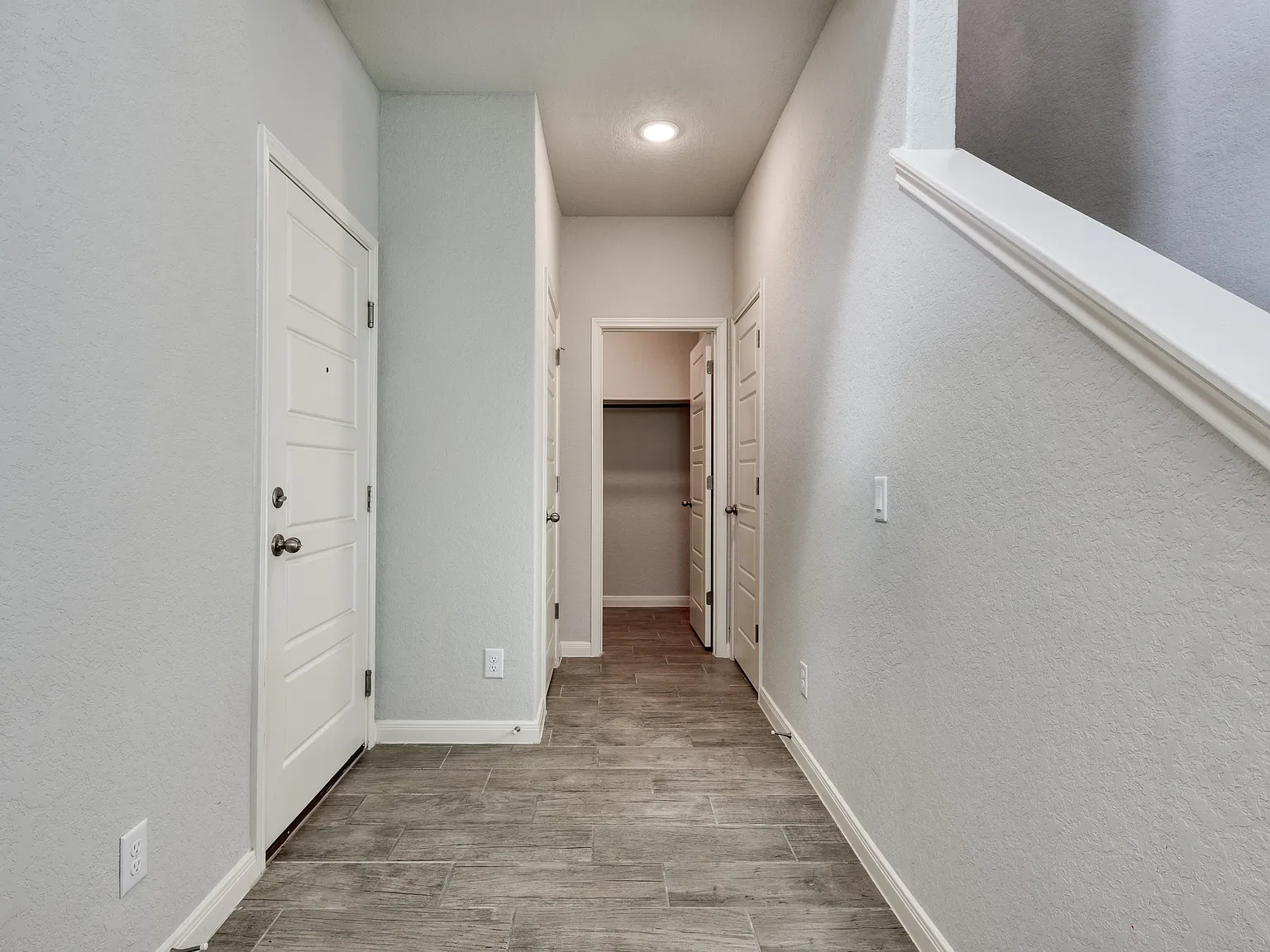 4 bed, 2345 sqft, $1,950 — Photo 3