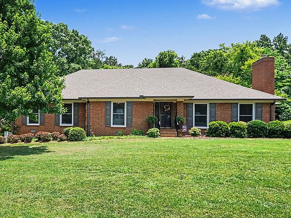 2nd image of 209 Scenic Ridge Ct