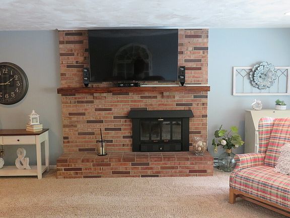 4th image of 2290 E Cadillac Dr