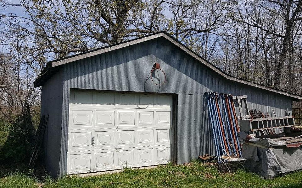 2nd image of 865 Pack Rd
