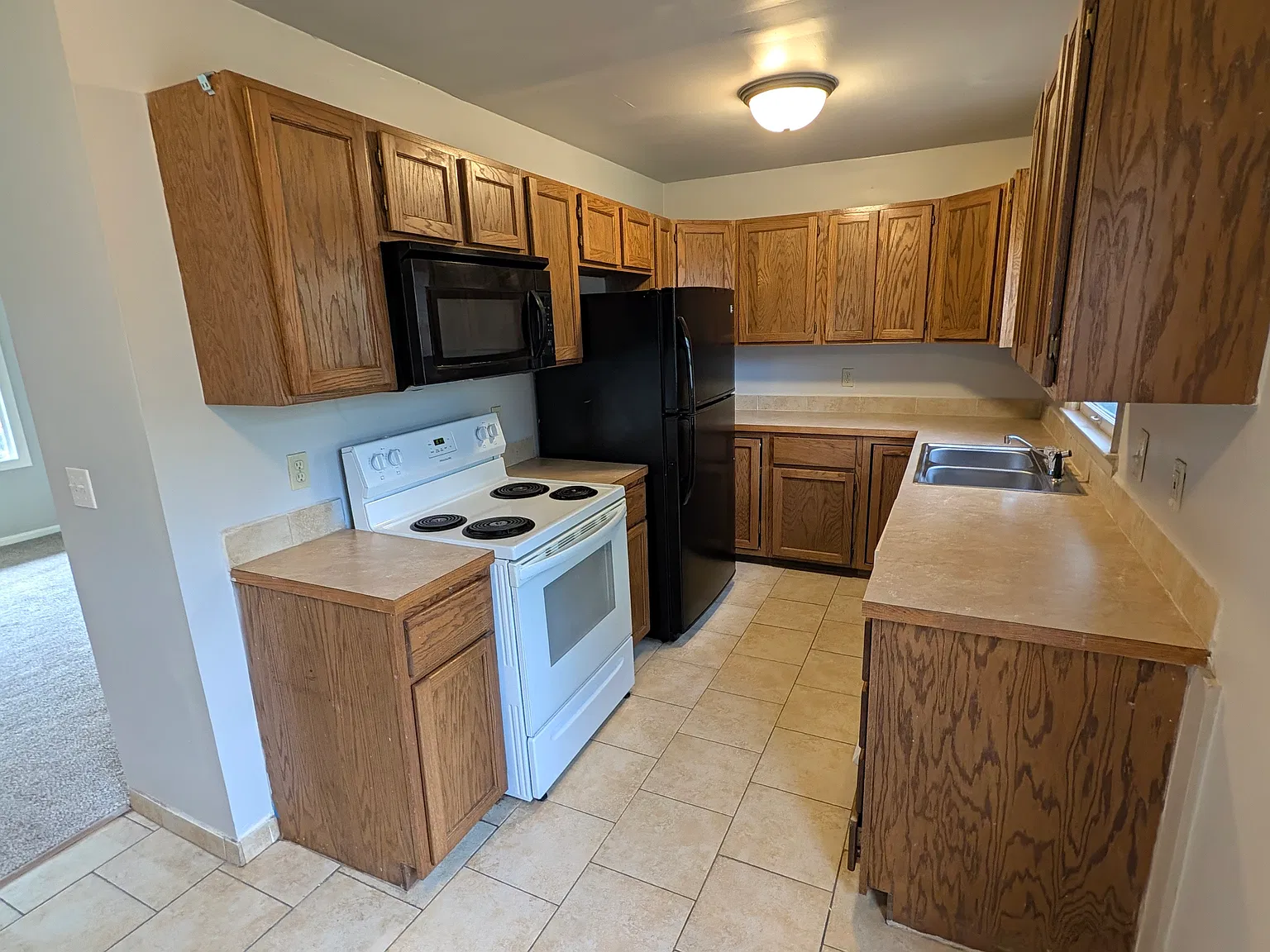 2 bed, 768 sqft, $950 — Photo 3