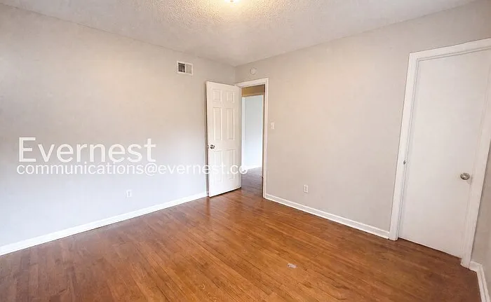 8474 Charleston Dr — Photo 17