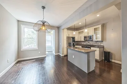 723 K St NE #1 — Photo 6