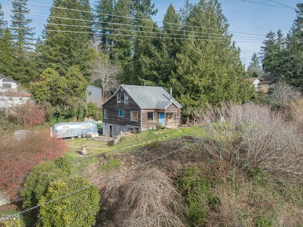 254 NE 3rd St, Toledo, OR 97391