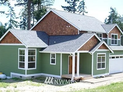 212 Andrew Avenue photo 1