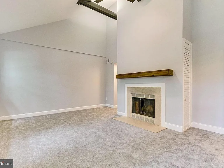 2103 N Taft St #118 — Photo 4