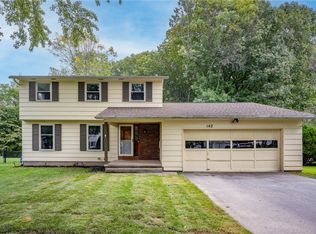 142 Parklands Dr, Rochester, NY 14616