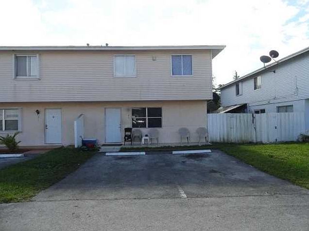 1st image of 27 NE 12th Ave #27