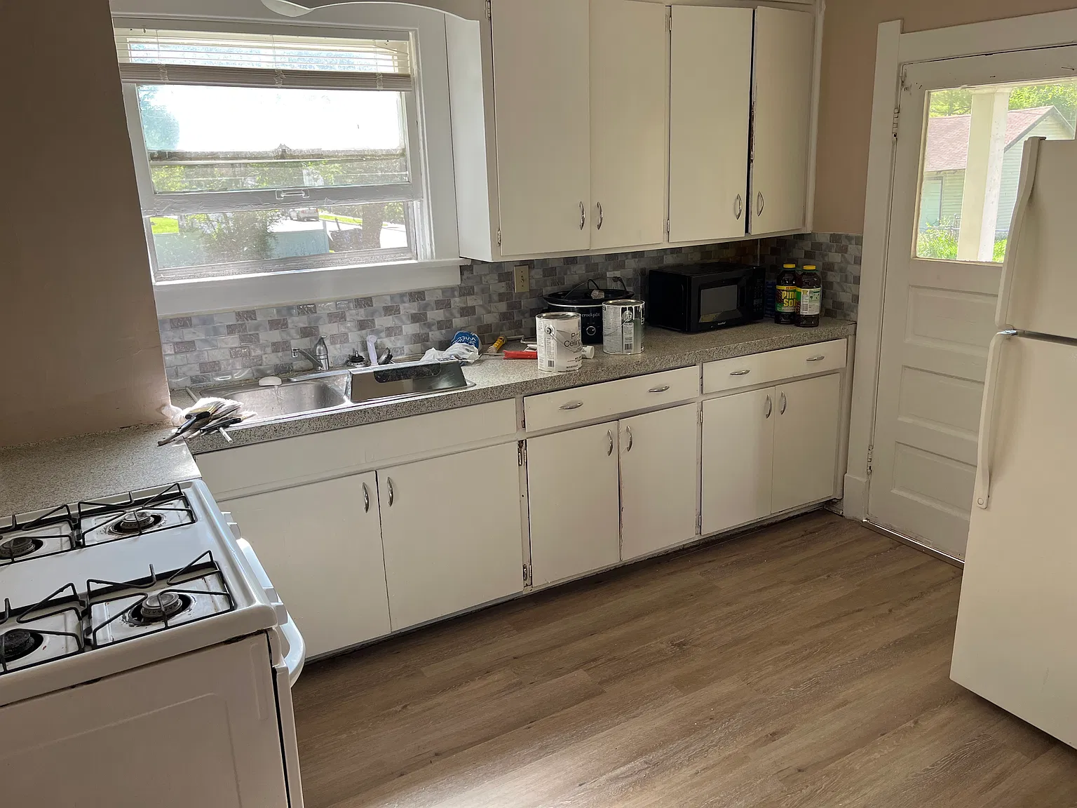 3 bed, 1300 sqft, $1,300 — Photo 3